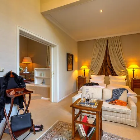 Hotel Hugenpoet 5*