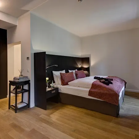 Hugenpoet Hotel
