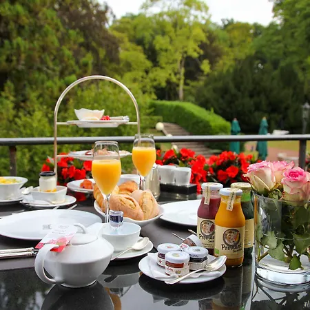 Hugenpoet Hotel 5*