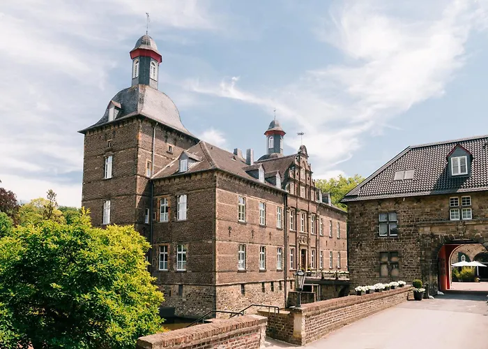 Отель Hugenpoet