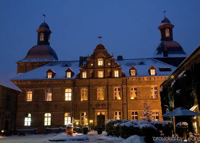 Отель Hugenpoet 5*